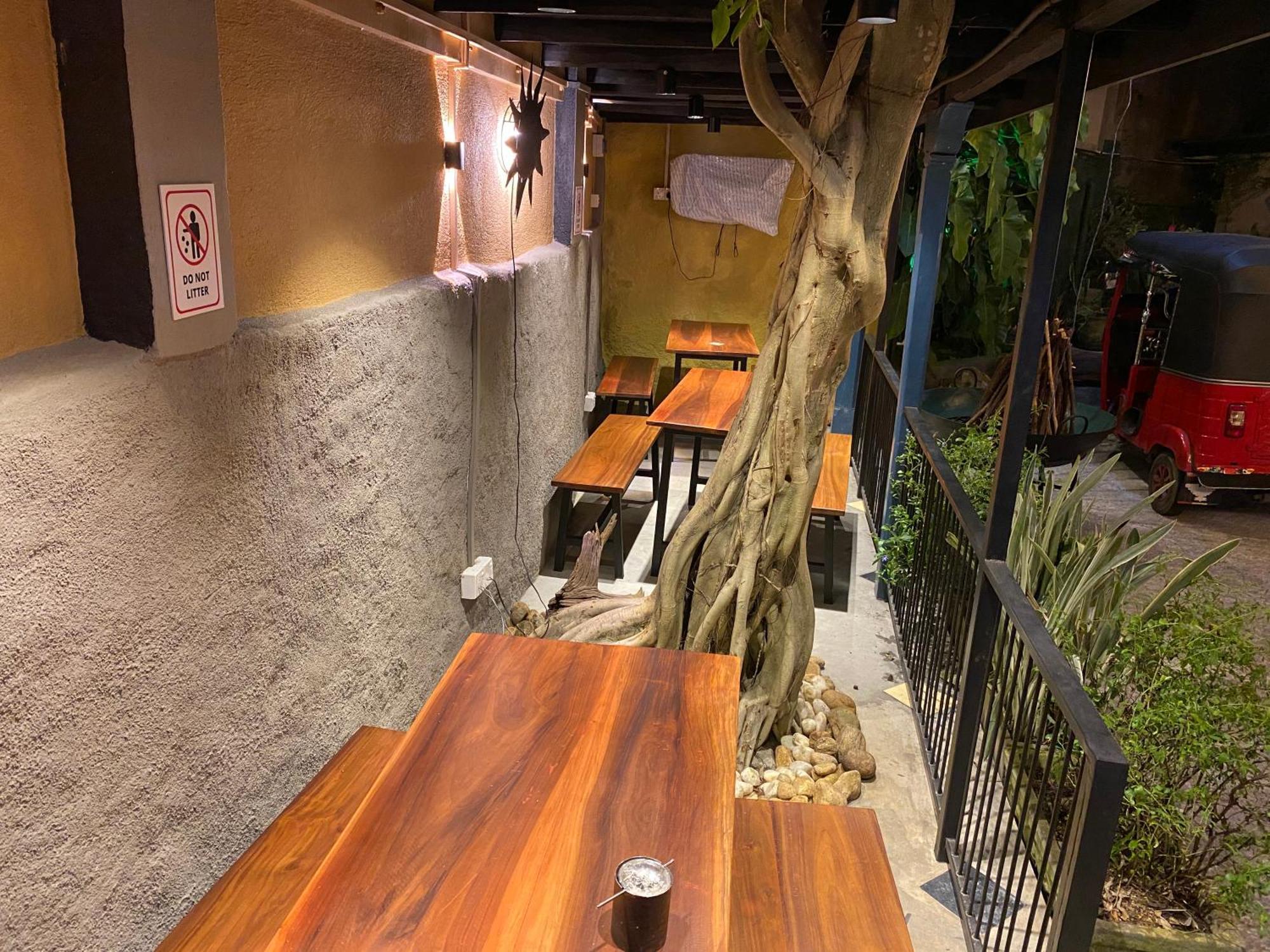 Settle Inn Tourist Lodge 康提 外观 照片