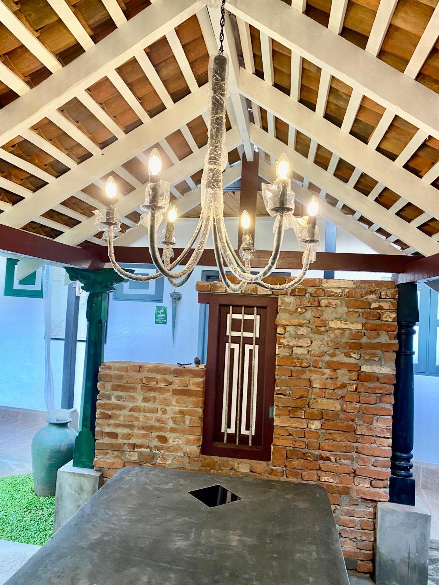 Settle Inn Tourist Lodge 康提 外观 照片