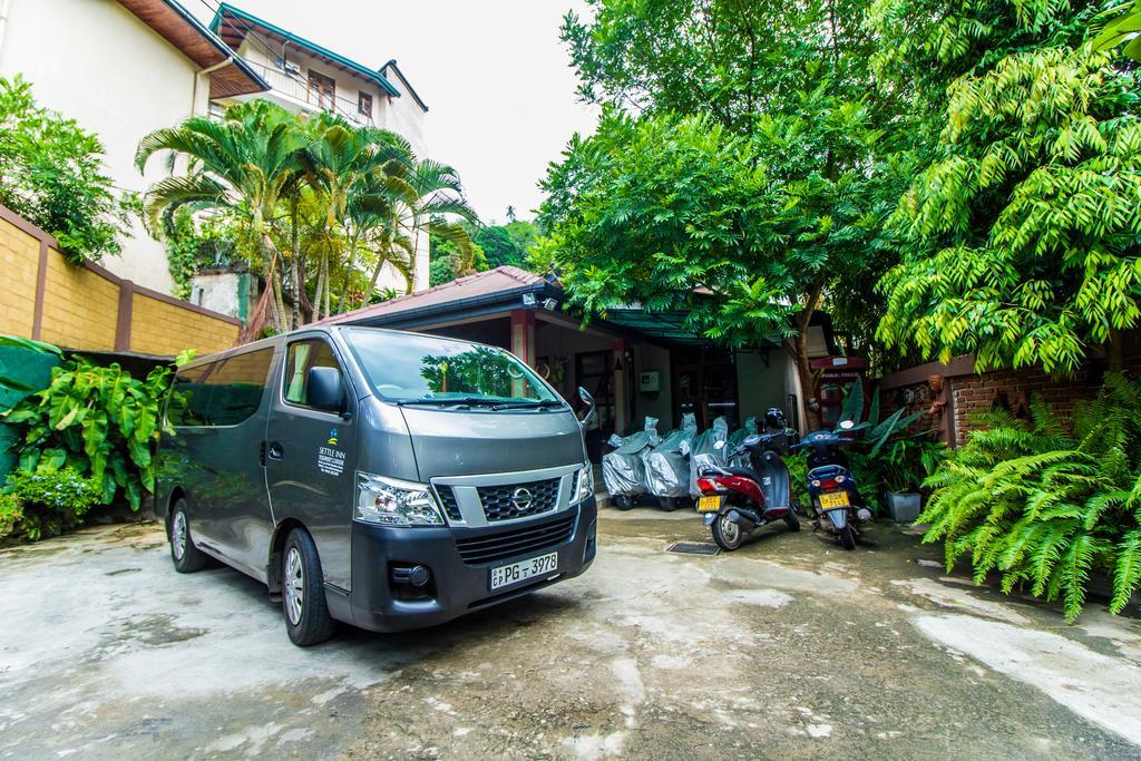 Settle Inn Tourist Lodge 康提 外观 照片